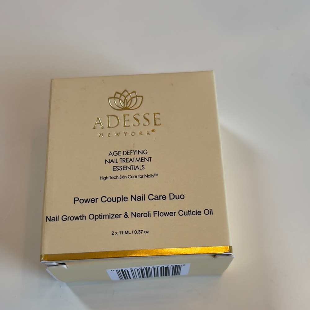 Nail Treatment Essentials - Cream and Gold